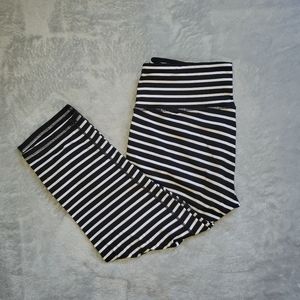 Athleta Chatarunga Capri Leggings